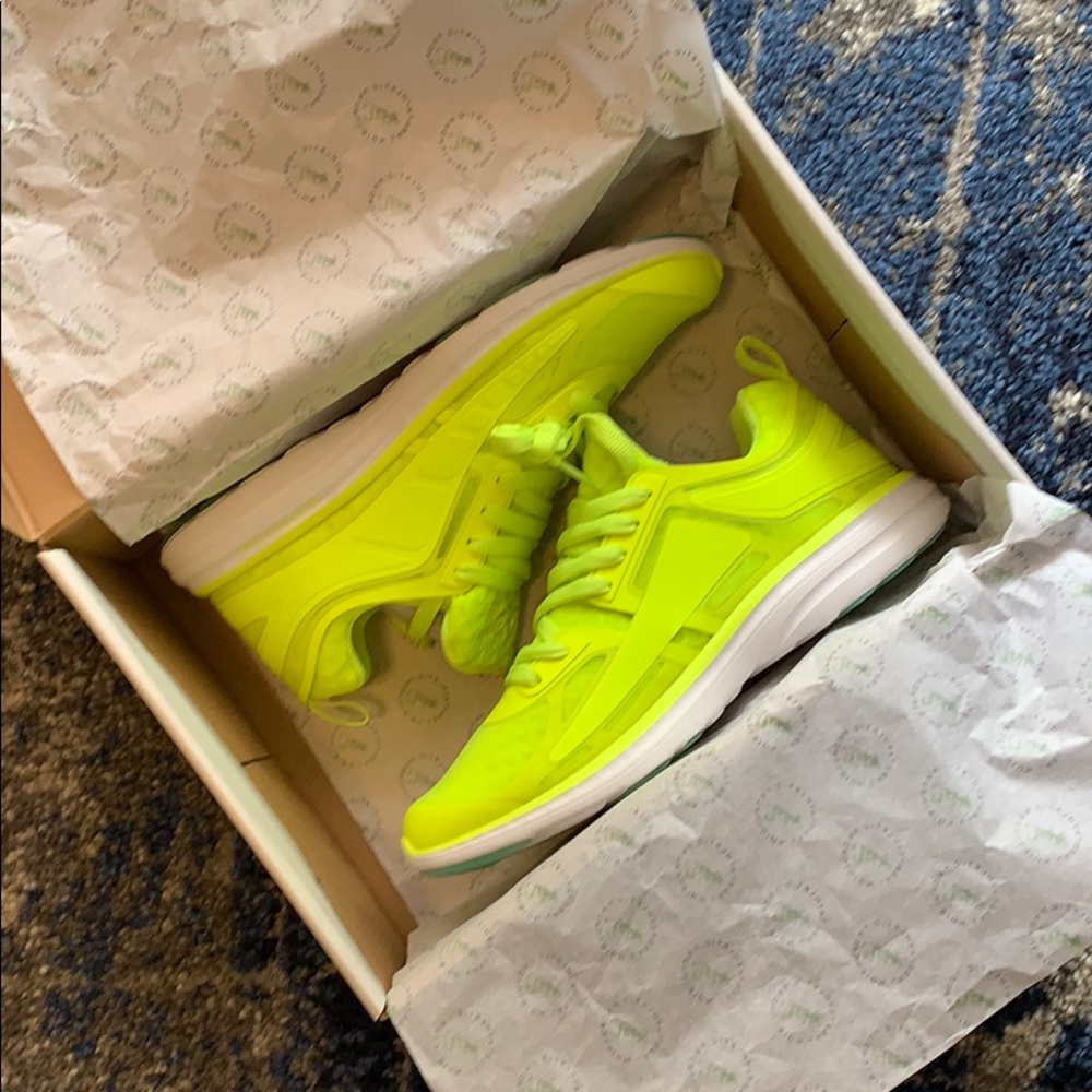 APL Prism Running Shoe